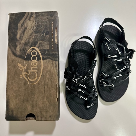Chaco ZX/3 classic triple strapped size 7 black and white - Picture 1 of 9